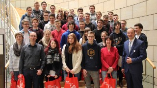Schüler des Dietrich-Bonhoeffer-Gymnasium Wiehl besuchten Dr. Adelmann